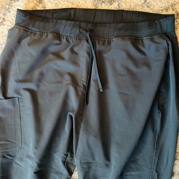 Medical Scrubs Set - Pants & Shirt -Mandala -E1 - Picture 8 of 10